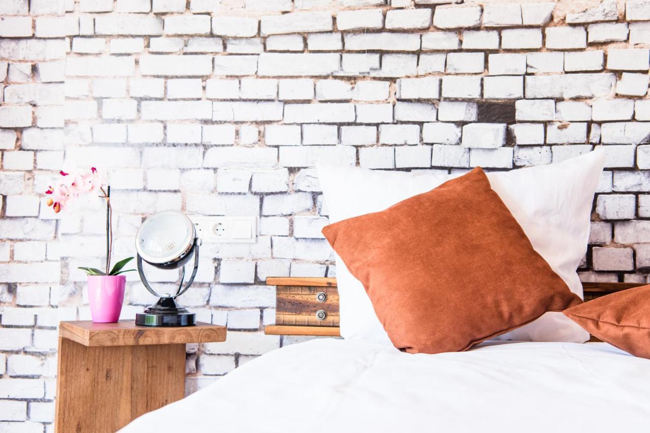 Industrie Stil Apartment Unweit Vom See ลอสไฮม์ ภายนอก รูปภาพ