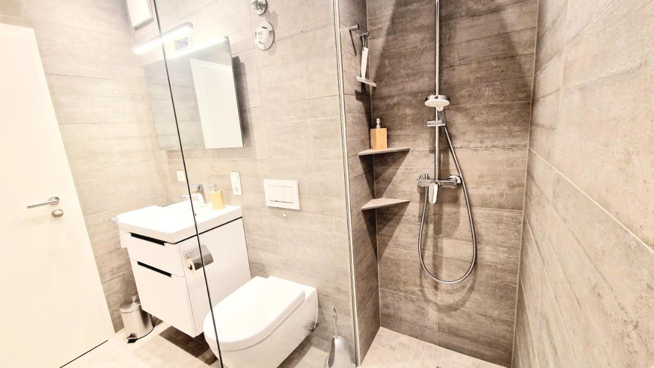 Industrie Stil Apartment Unweit Vom See ลอสไฮม์ ภายนอก รูปภาพ