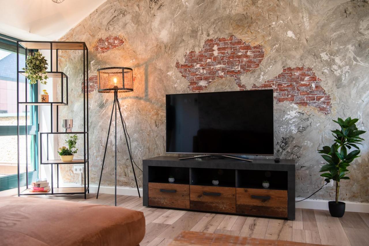 Industrie Stil Apartment Unweit Vom See ลอสไฮม์ ภายนอก รูปภาพ
