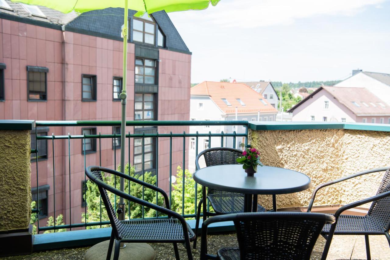 Industrie Stil Apartment Unweit Vom See ลอสไฮม์ ภายนอก รูปภาพ